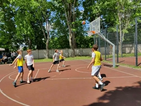 Veršvų 3×3’26: kai mokyklos kiemas tapo krepšinio respublika, o šešėlis – deficitu, nuotrauka 17