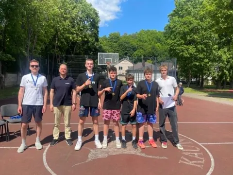 Veršvų 3×3’26: kai mokyklos kiemas tapo krepšinio respublika, o šešėlis – deficitu, nuotrauka 2