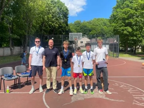 Veršvų 3×3’26: kai mokyklos kiemas tapo krepšinio respublika, o šešėlis – deficitu, nuotrauka 3
