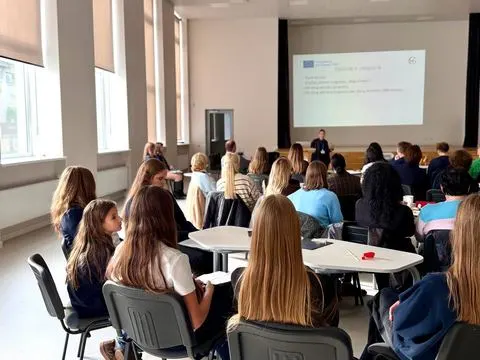 Tarptautinė metodinė valanda „Erasmus+ įkvėpimai: kuriame europietišką ugdymą kartu“, nuotrauka 15