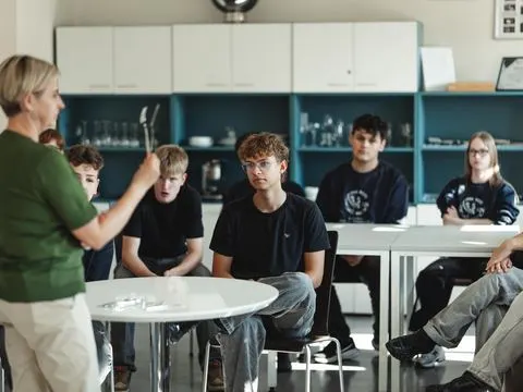 Stalo etiketas ir kava – pažintis su profesiniu pasauliu, nuotrauka 7