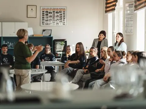 Stalo etiketas ir kava – pažintis su profesiniu pasauliu, nuotrauka 8