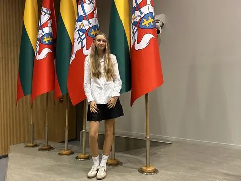 Respublikinis mokinių rašinių konkursas ,,Taika prasideda mamos glėbyje”, nuotrauka 1