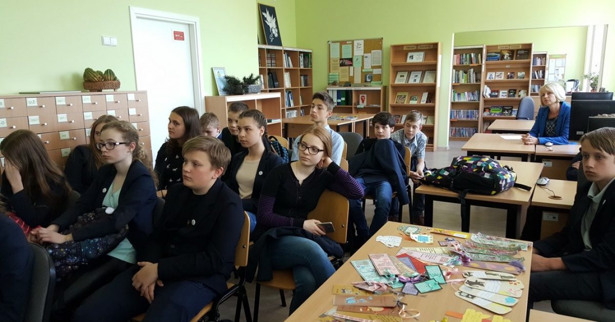 Integruota lietuvių kalbos pamoka gimnazijos bibliotekoje