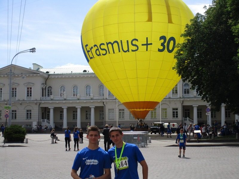 Kauno Veršvų gimnazijos Erasmus+ komanda dalyvavo  DNB/NIKE „WE run Vilnius“ 5 km. bėgime